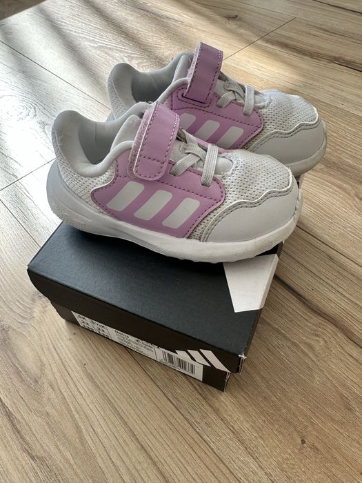 Маратонки Adidas, 22 размер