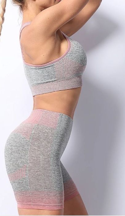 Дамски спортен екип