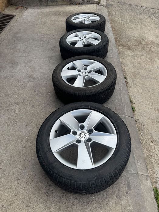 Оригинални 16 цола джанти Skoda 205/55/16 с гуми Dunlop