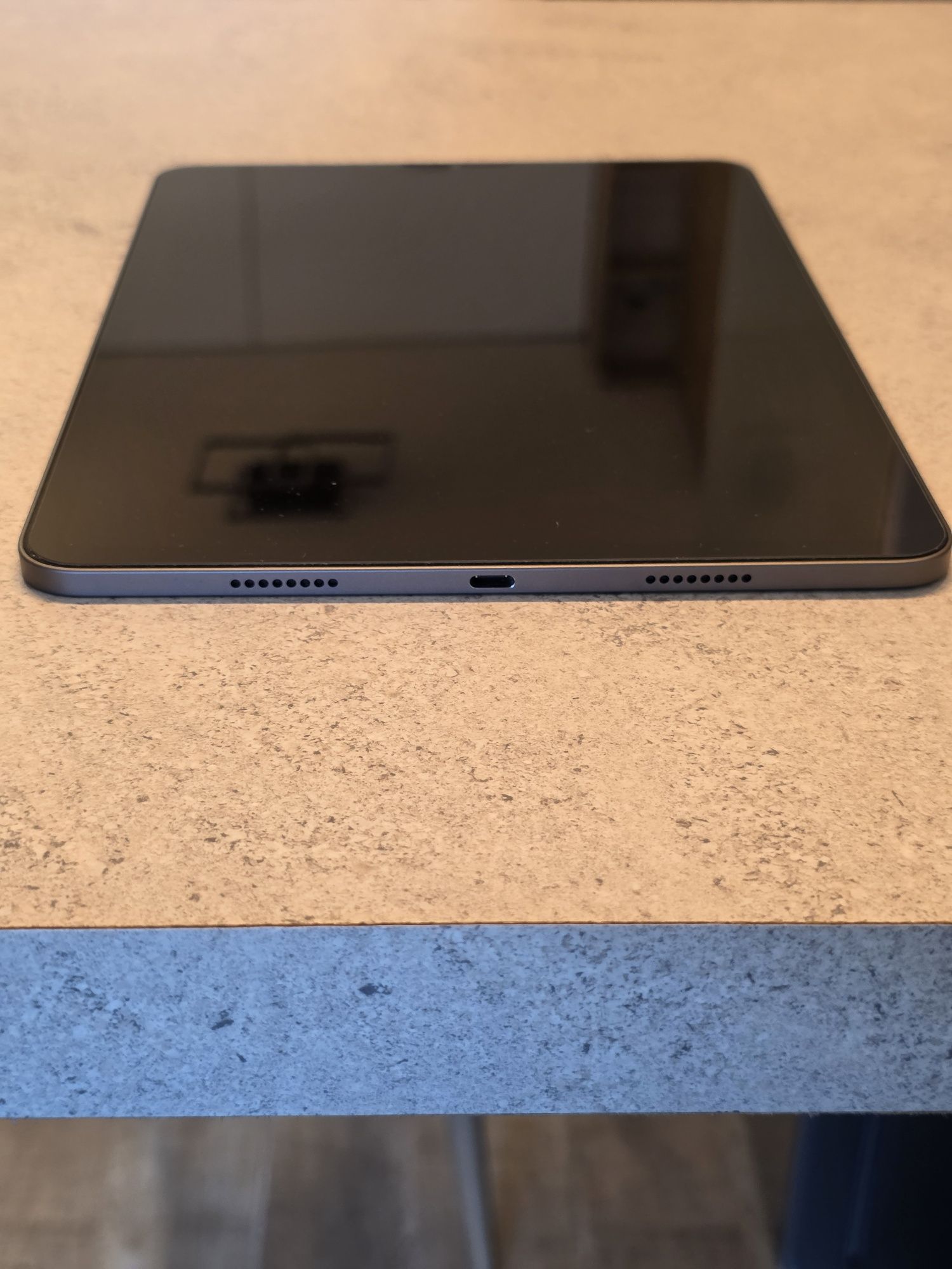 Продавам IPAD 11 PRO! 128gb