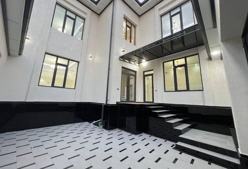 Уч кахрамондан кирганда Шуро махалла 1,5 сотих  2 этаж, 5 хона ховли