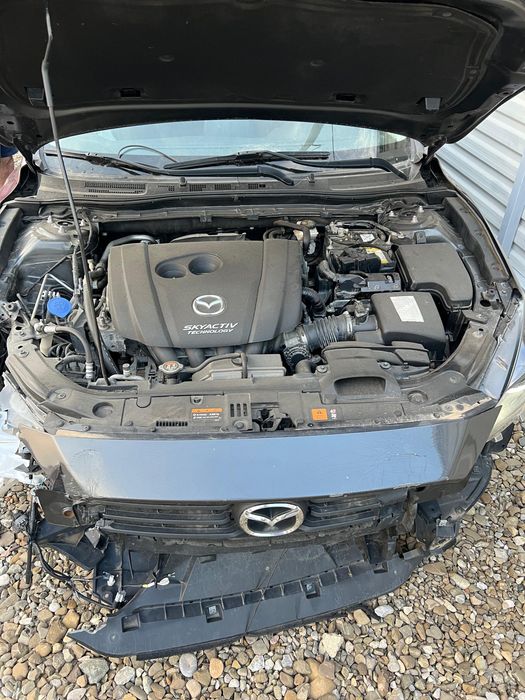 Vând Mazda 3 2017 avariată