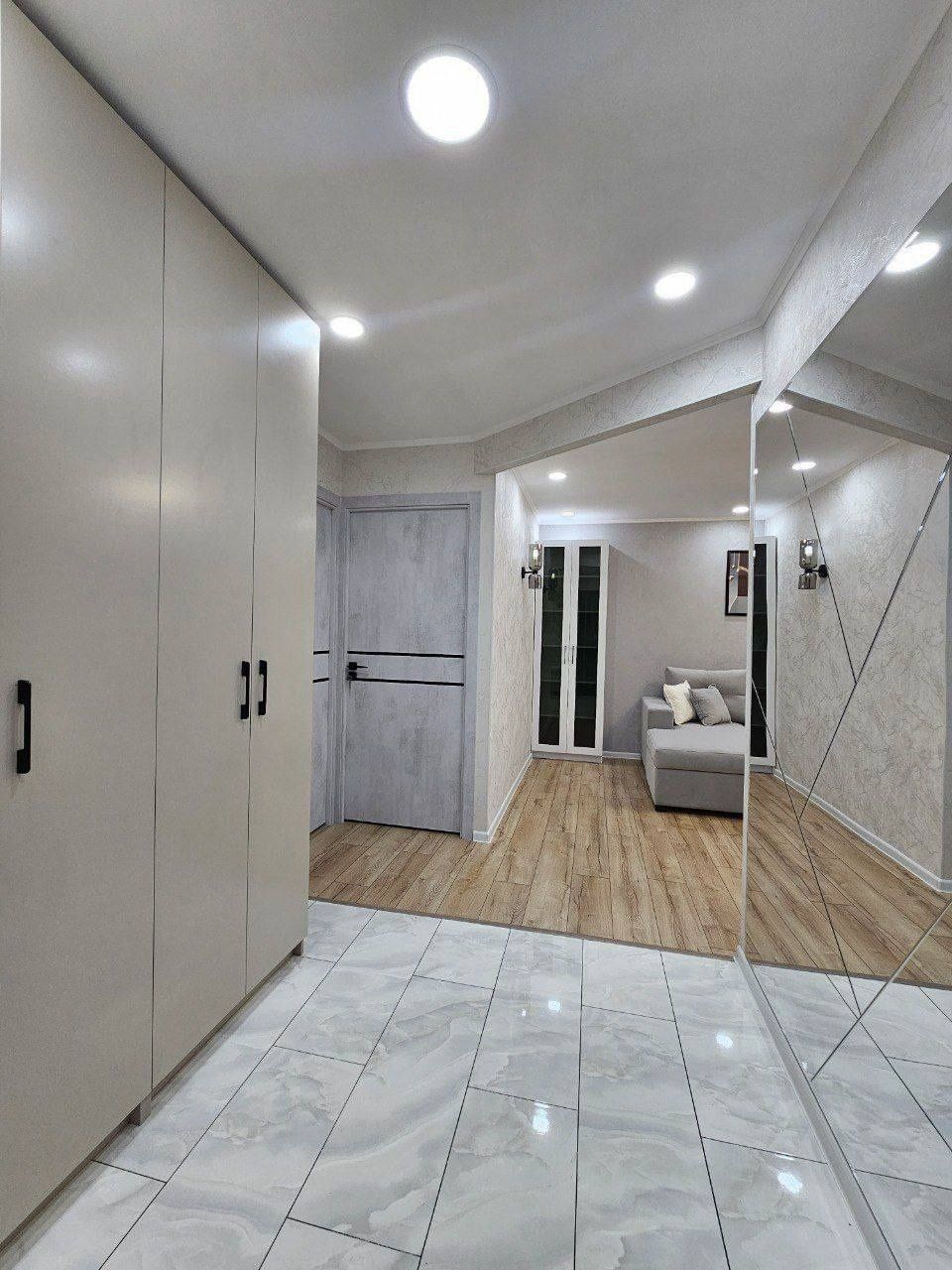 Продаётся квартира Чиланзар 8 Евроремонт 3в4/3/4 Мирзо Улугбек Метро