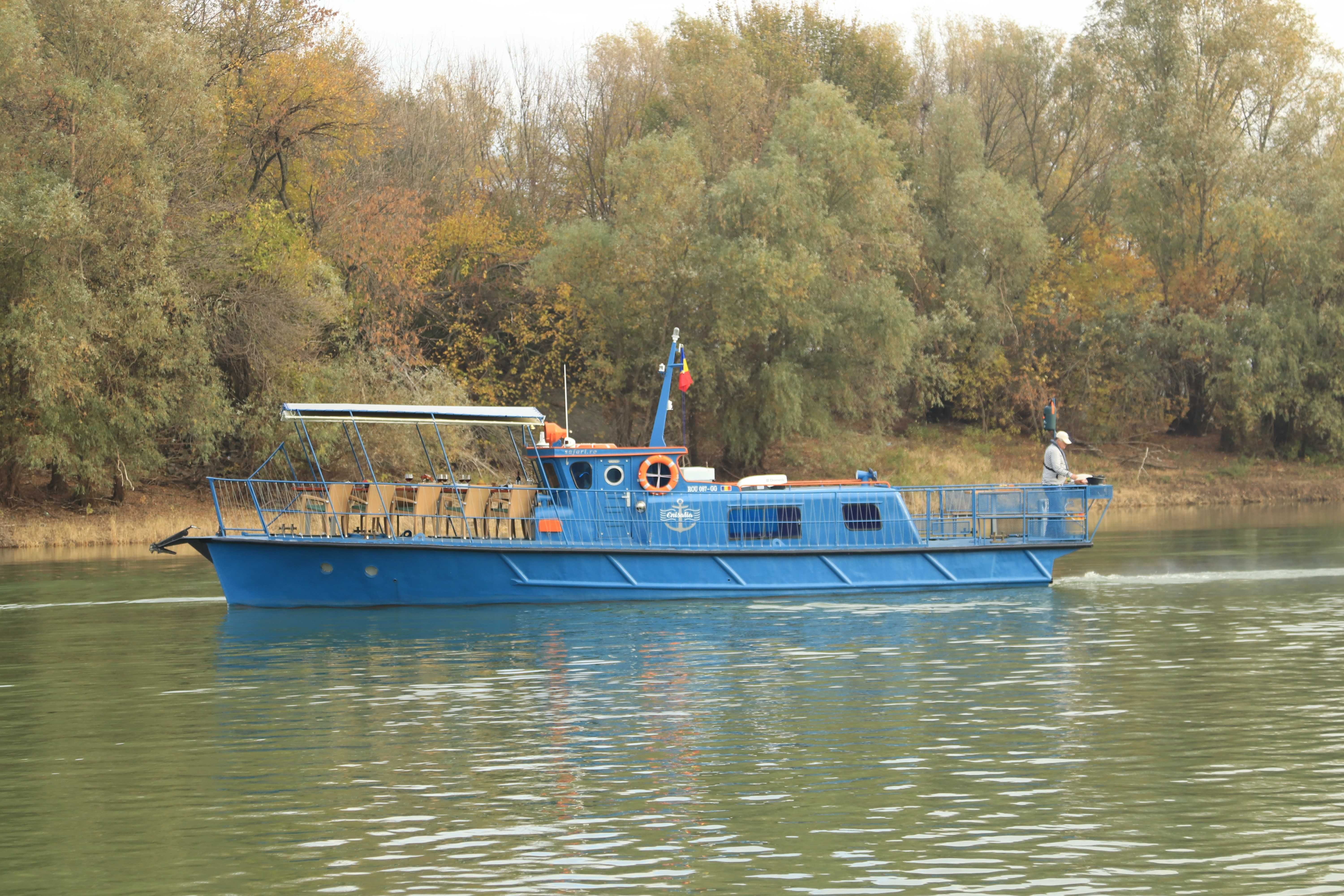 Navă de agrement complet echipată, la cheie