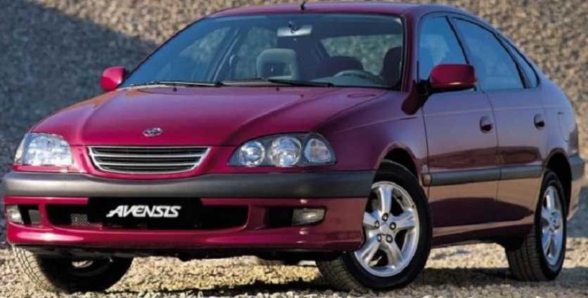 стекло фары TOYOTA Avensis