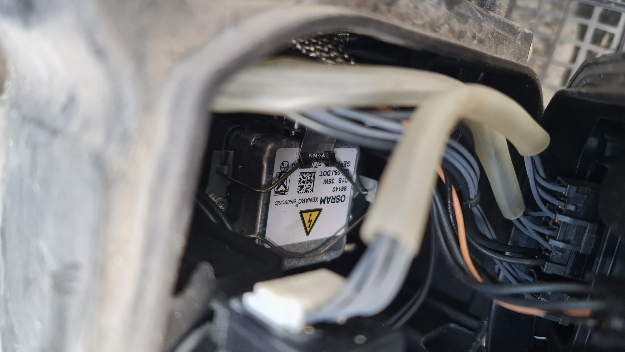 Фарове VW b6 bixenon valeo,крушки Osram xenarc d1s