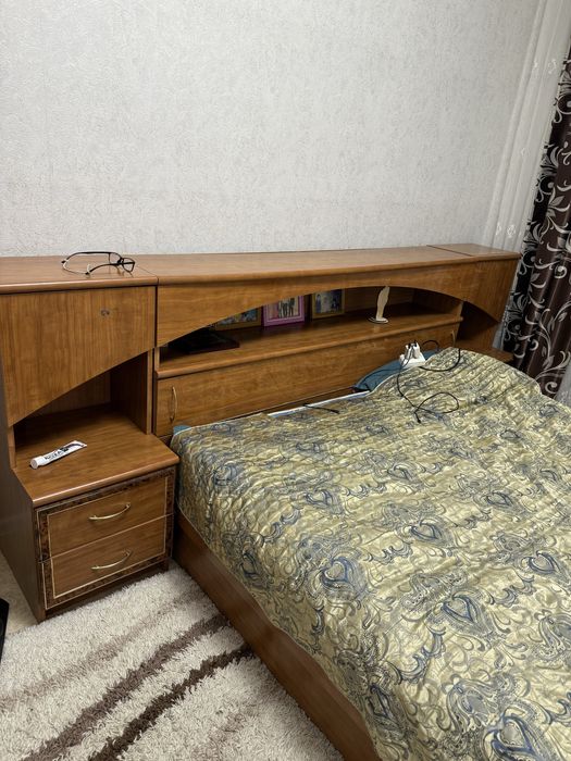 Двуспальная кровать