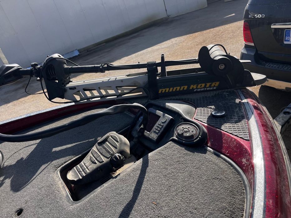 Motor Electric Minn Kota Fortrex, Sonar Lowrance HDS5 cu tot cu sonda