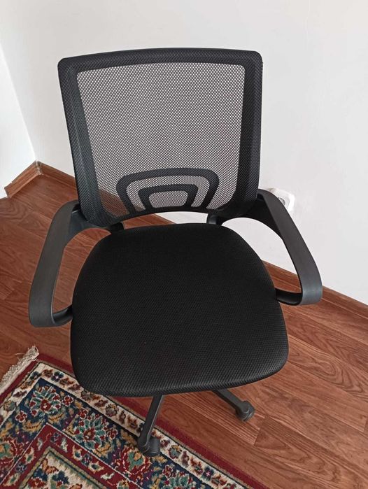 [СРОЧНО] Столы и кресло