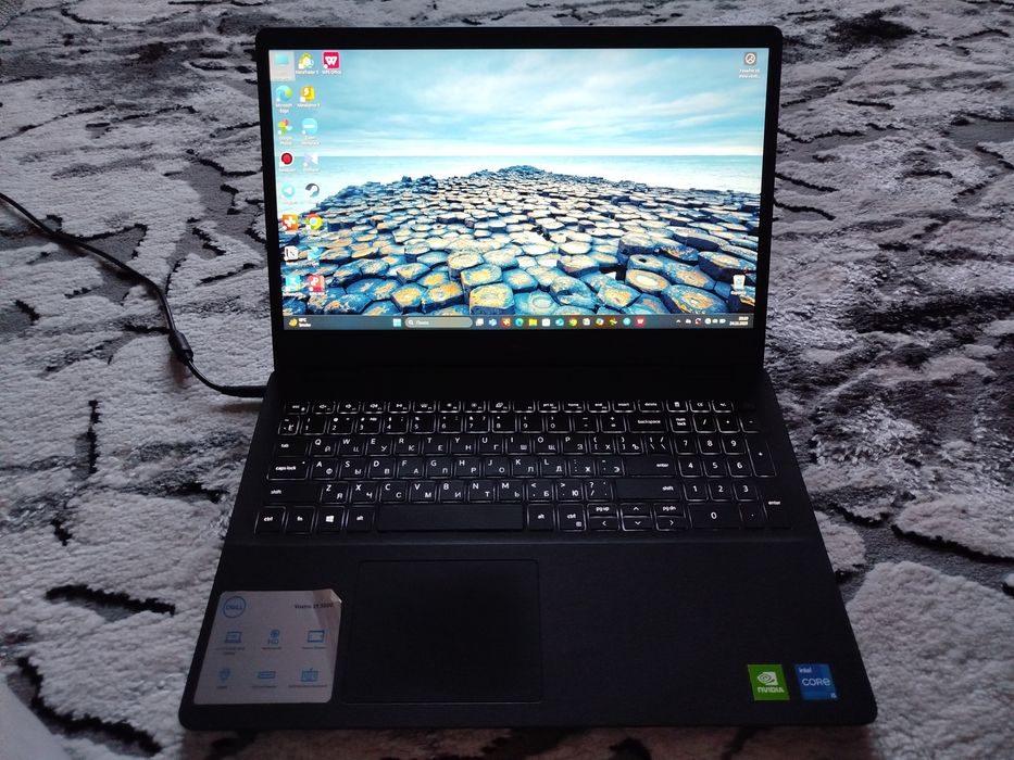 Dell noutbuk sotiladi