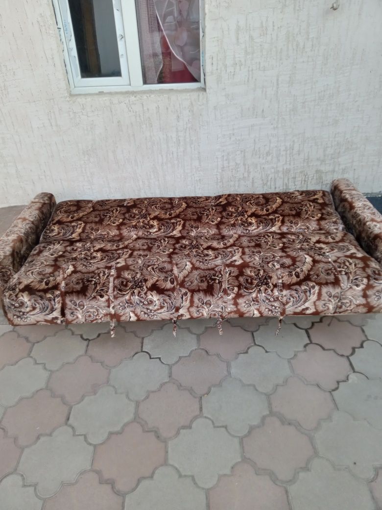Продам диван советский
