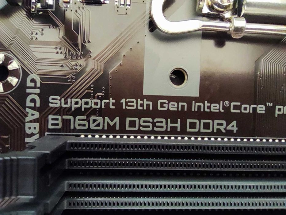 Комплект Intel Core i7-12700KF, Gigabyte B760M DS3H DDR4