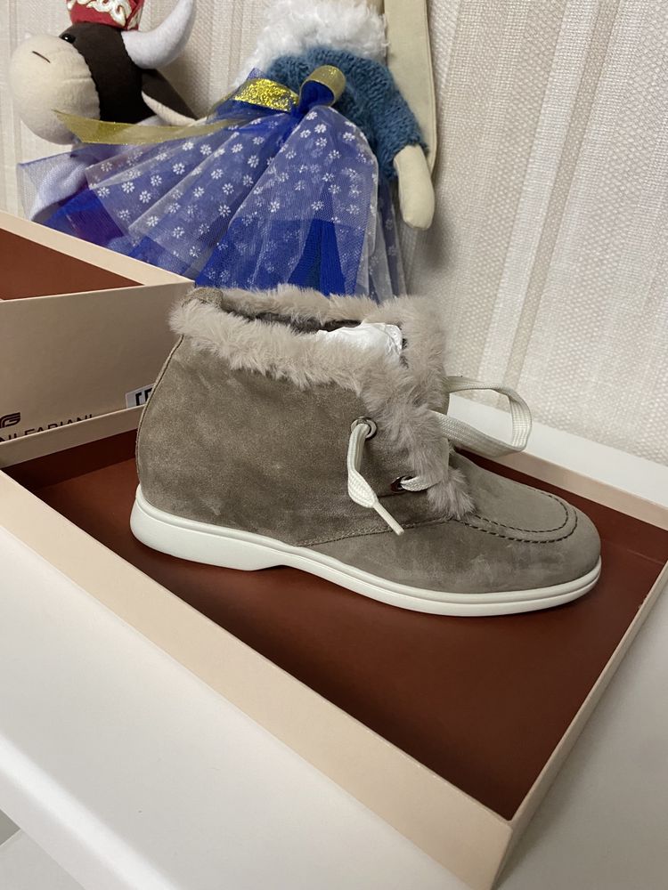 зимние нубуковые ботинки с натуральным мехом