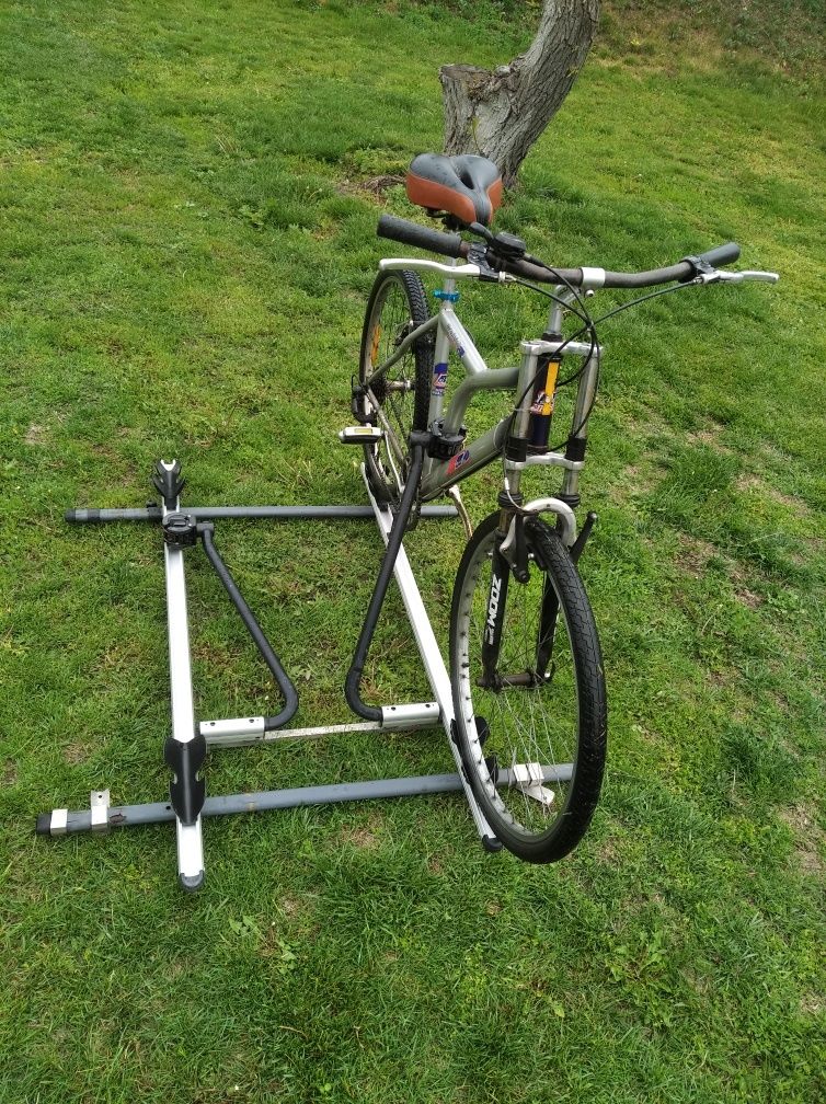 Suport bicicleta de plafon