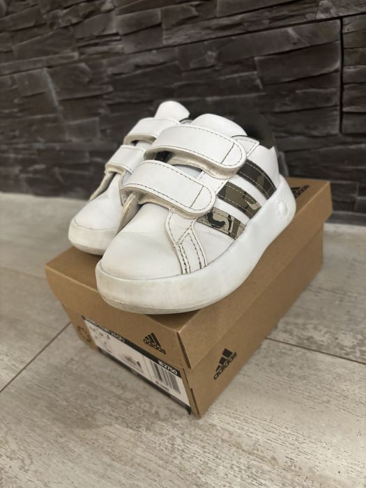 Различни номера маратонки и сандали Adidas Puma Crocs Беко Pablosky