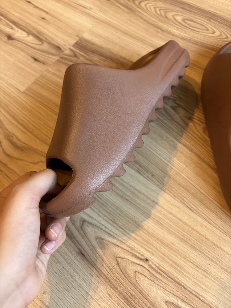 Adidas Yeezy slides brown-чисто нови