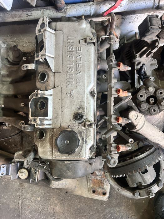 Двигатель Mitsubishi carisma/lanser