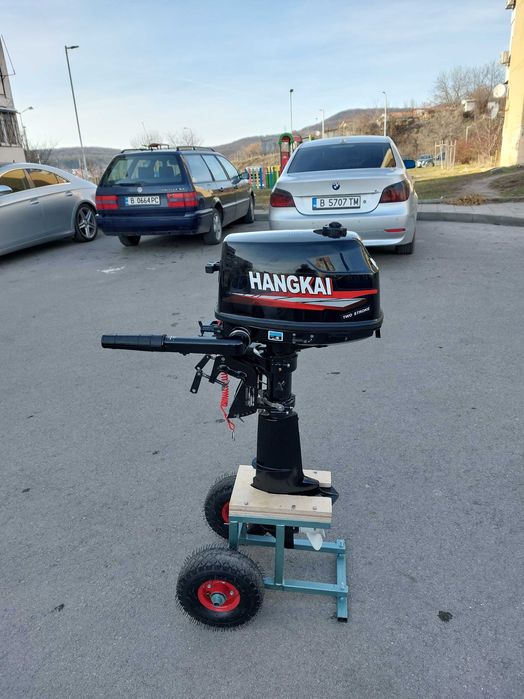 Лодка комплект със двигател