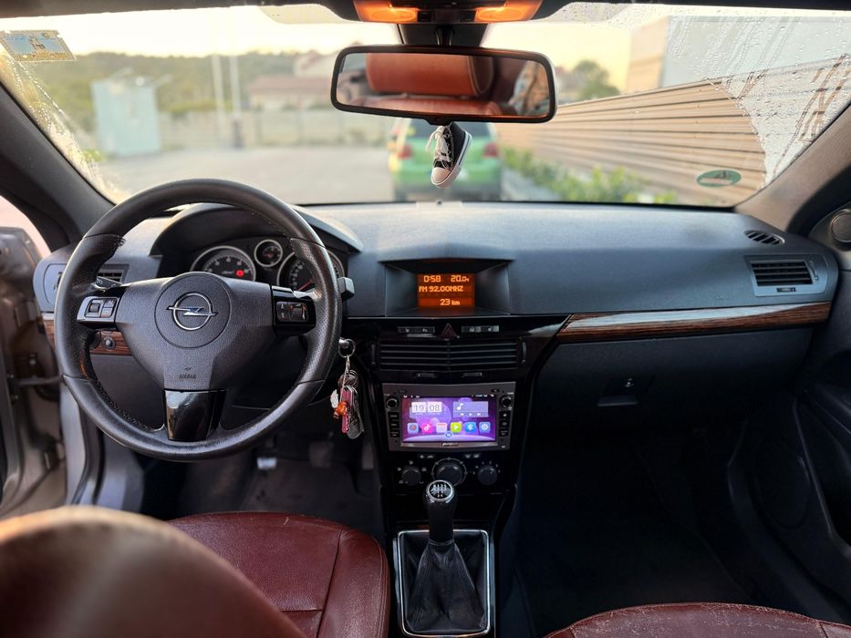 Vând Opel Astra H