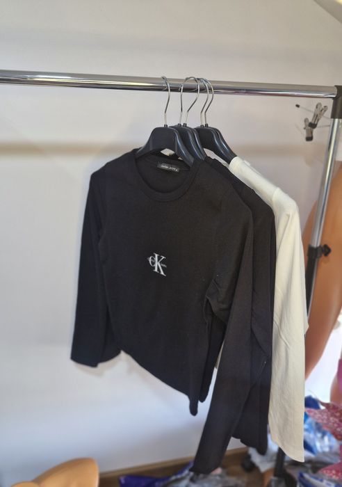 Дамски блузи къси на Ck