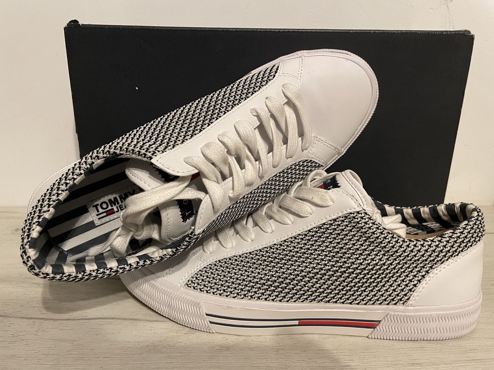Sneakers Tommy Hilfiger Nr. 44