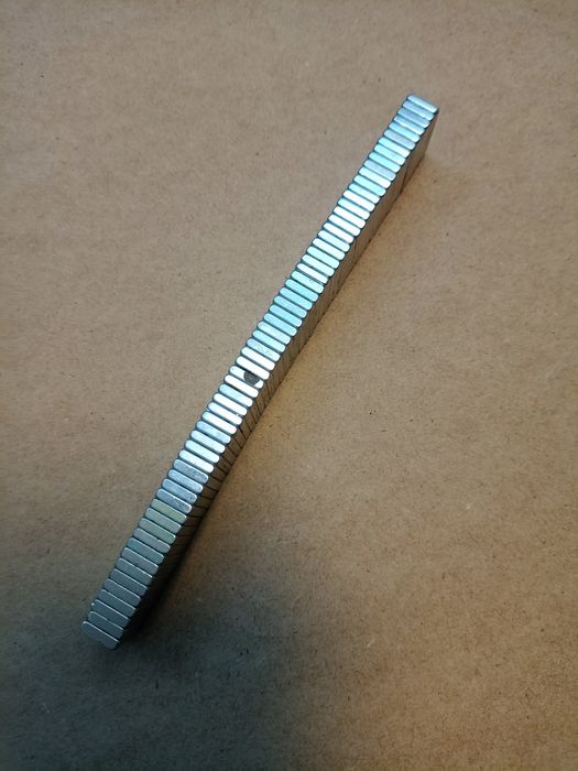 Lot peste 50 magneți 25x10x2