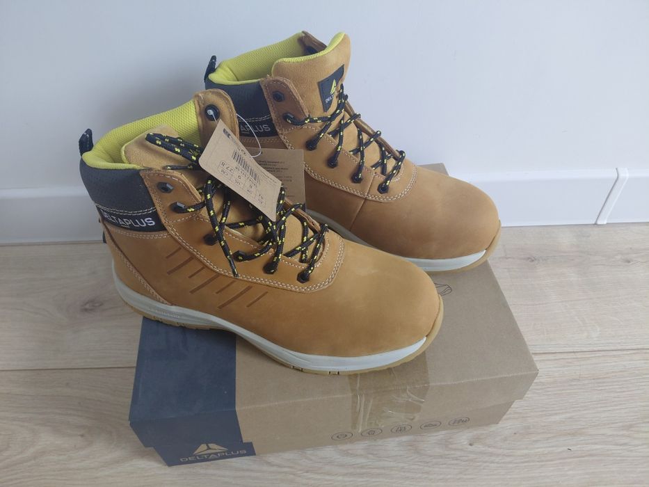 Продам севти ботинки