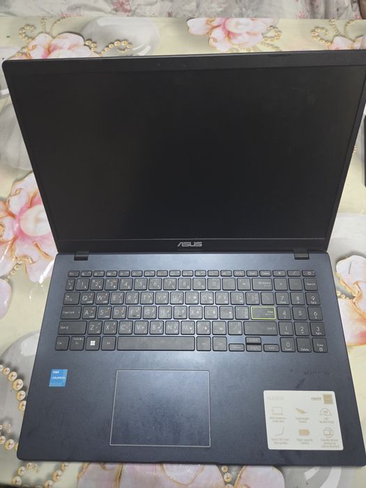 Asus E510 compyuter