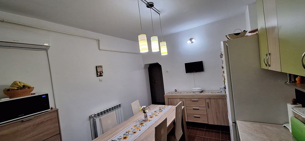 Vand apartament 2 camere zona CAM