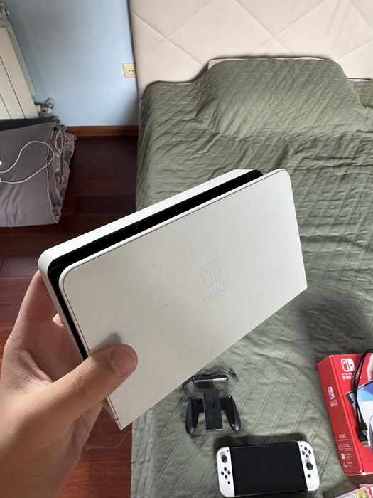 Продаю свой Nintendo Switch Oled