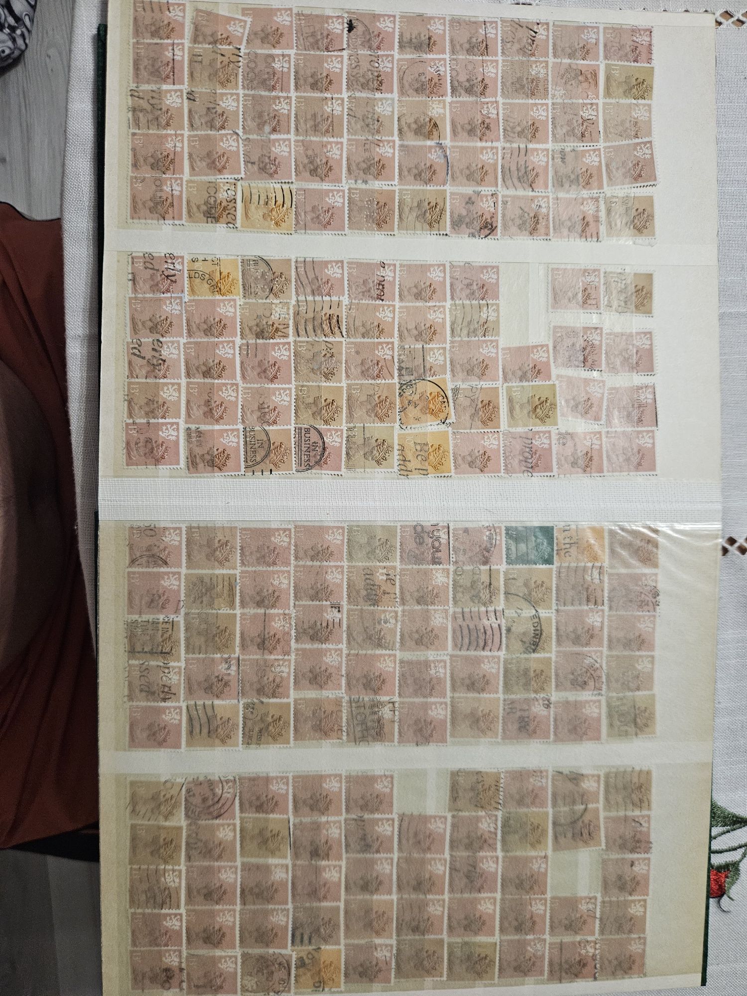 Clasor  regina Elisabeta a-ll-a, serii complet erori,  perforate...