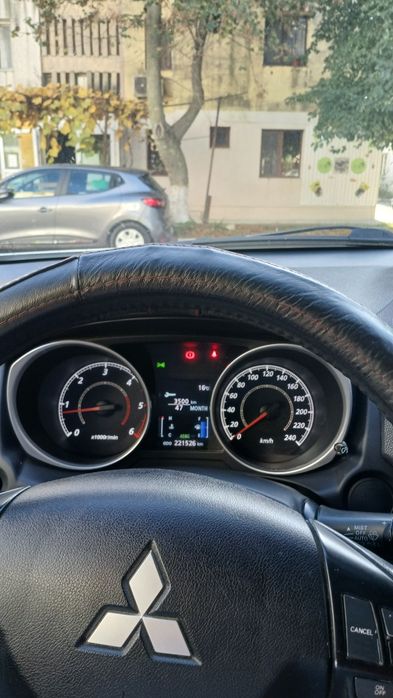 Vând Mitsubishi ASX 1.8 150 CP 2011