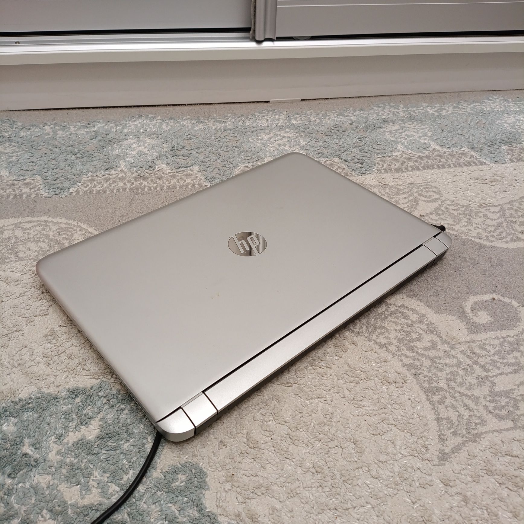 HP Pavilion 15/Intel Core i3-6100U/SSD-128GB/ОЗУ-8GB/Windows 10 Pro