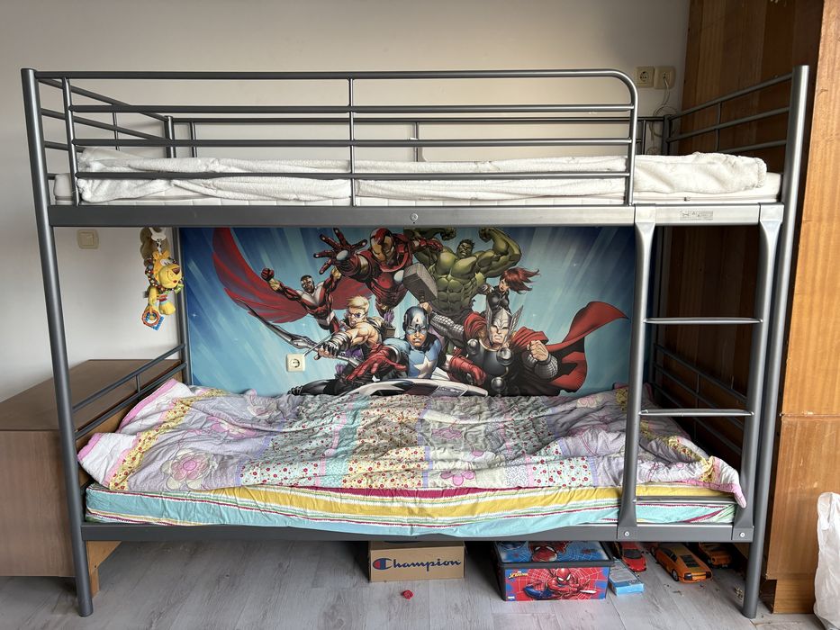 Двуетажно легло с матраци IKEA