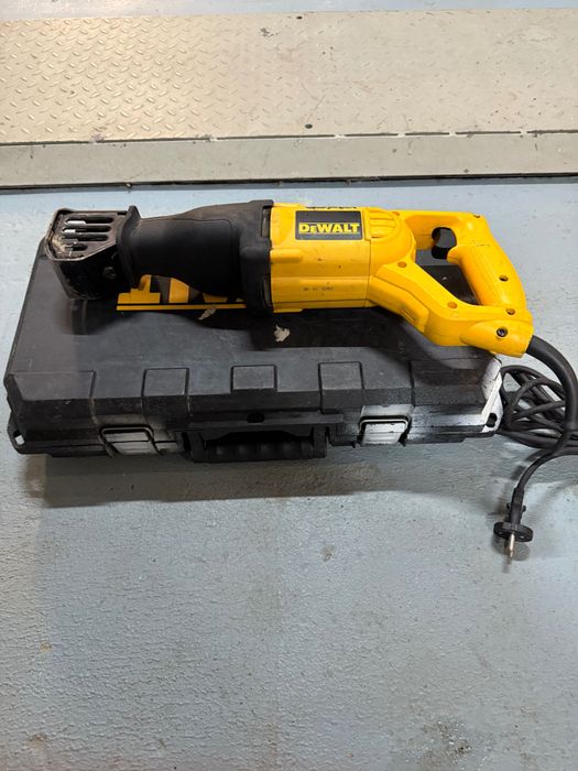 Ferastrau tip sabie Dewalt dw-304-pk