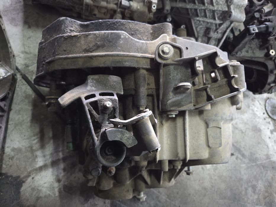 Скоростна кутия Транспортер Т5 2.5 тди