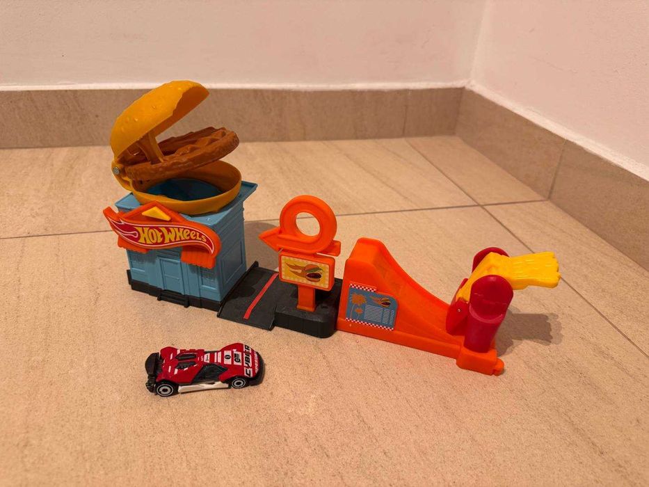 Писти Hot Wheels