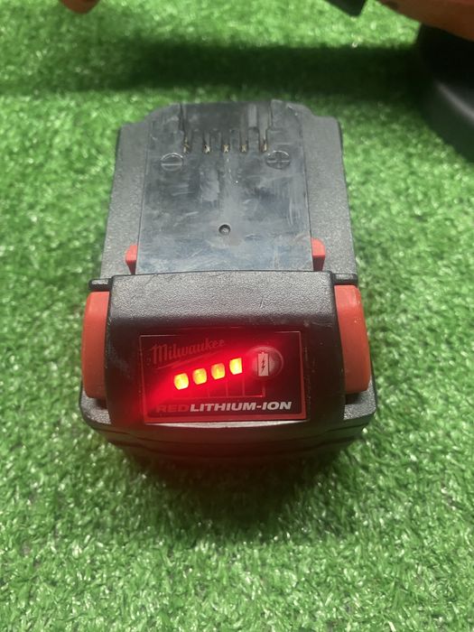 Безчетков ъглошлайф Milwaukee M18  BLSAG125XPD с батерия 4ah