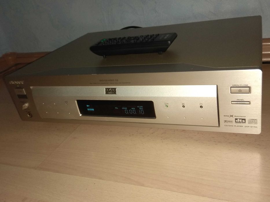 Висок клас DVD/CD плейър Sony DVP-S7700
