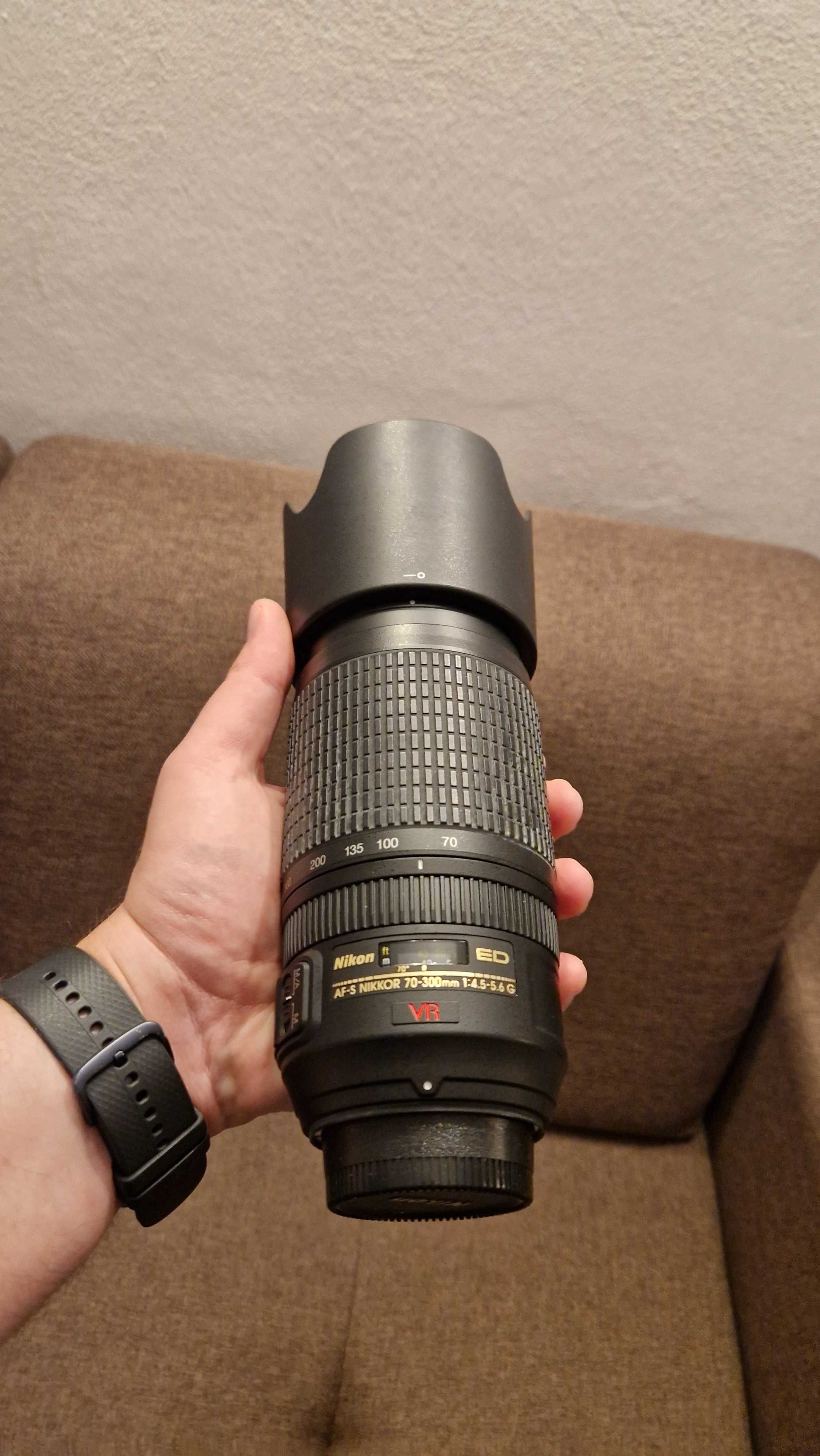 Obiectiv Telefoto Nikon ED AF-S 70-300 mm 1:4.5-5.6G VR full frame