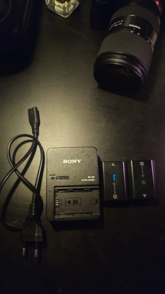 Sony A7R III (тушка) + оригинальная зарядка, аккумулятор,коробка ,доку