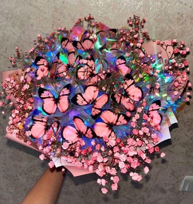 Buchete Cu Fluturi: Delicatețe și Culori În Vânt!