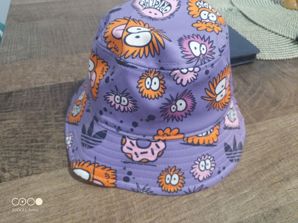 Шапка идиотка adidas