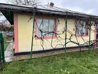 Casa batraneasca cu anexe si teren in Viisoara, intravilan
