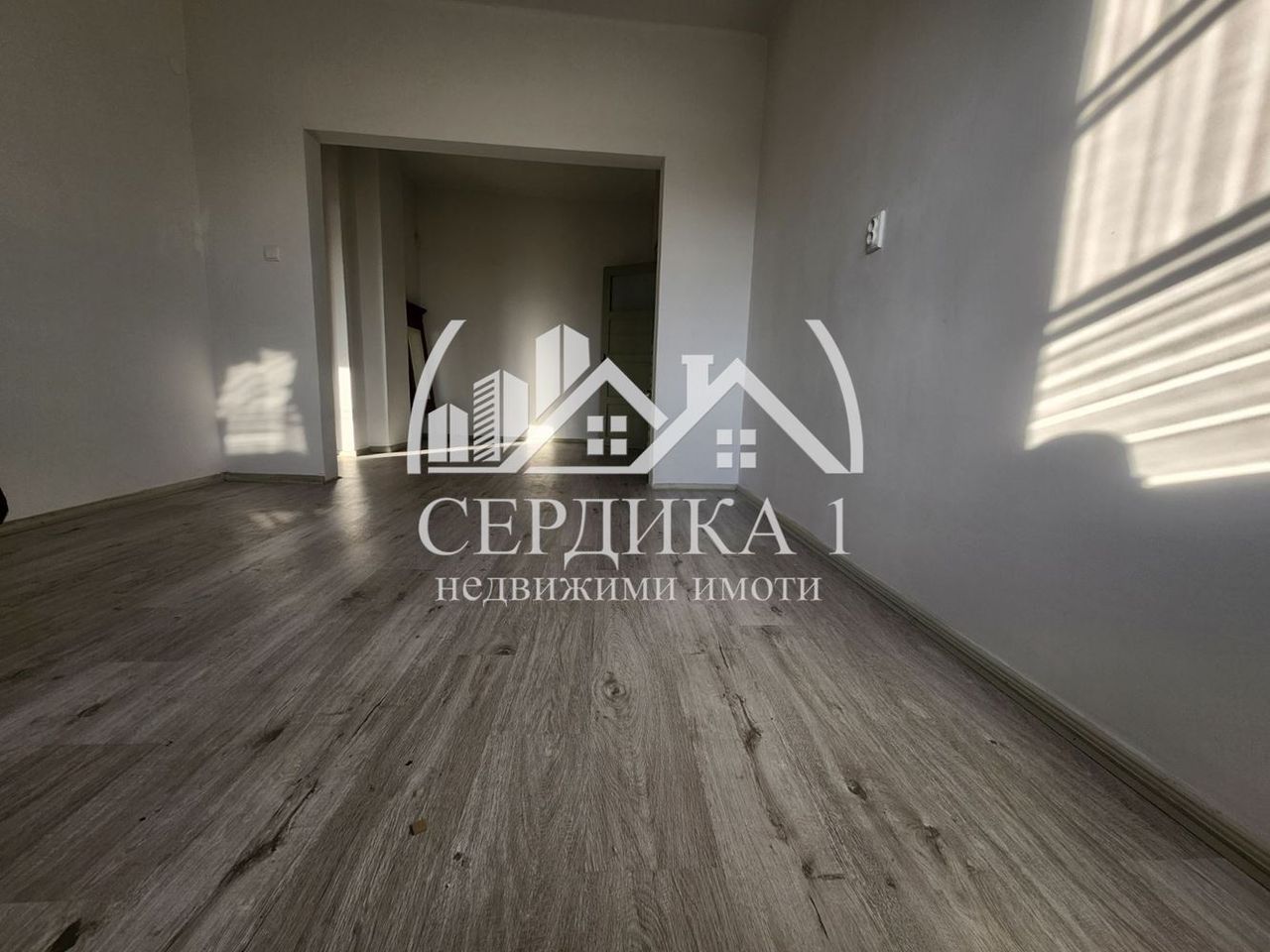 Продава се Двустаен апартамент в София, Банишора - 70 кв.м за 3072 €/кв.м - Снимка #1