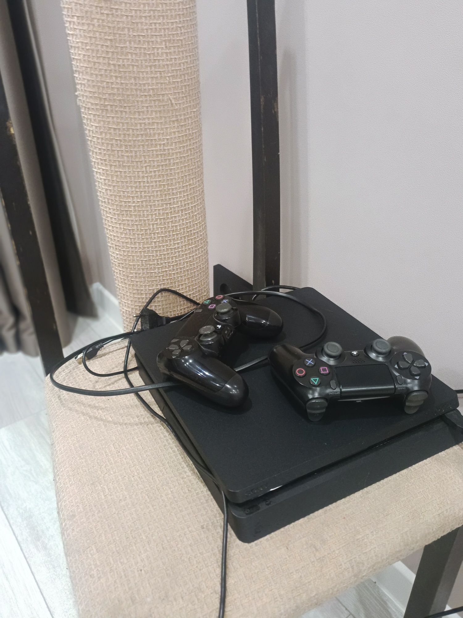 PlayStation 4 slim