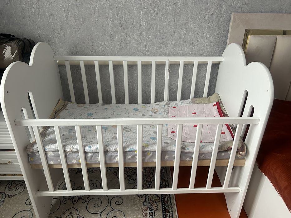 Манеж с комодом