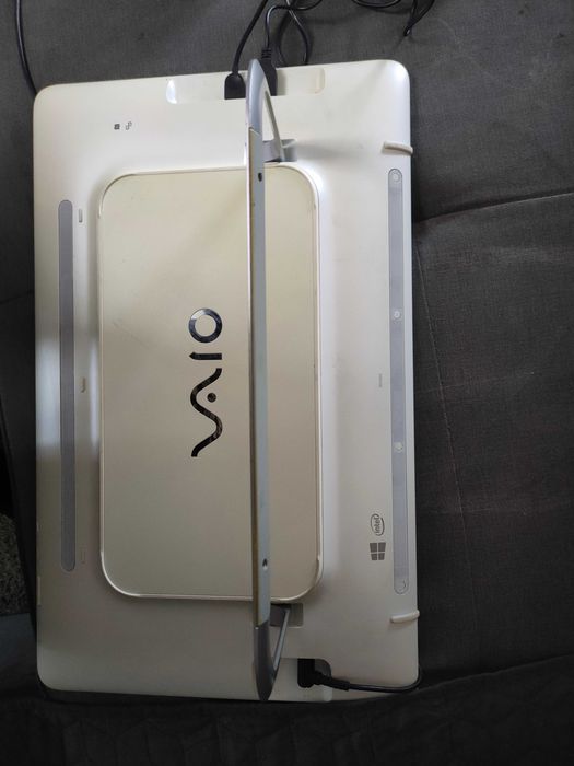 de vanzare calculator all in one Sony Vaio SVJ202 20″ Touchscreen  i3