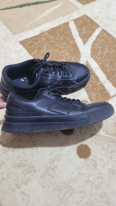 Продаются кроссовки