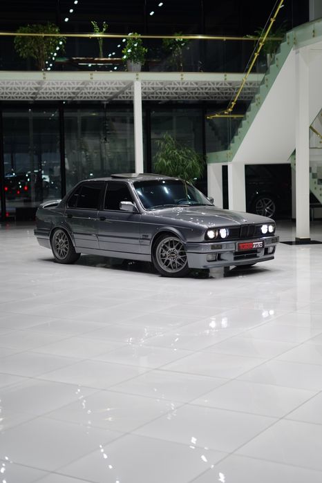 BMW E30 330I идеальная машина